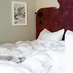 Vander Altona Aparthotel 4*
