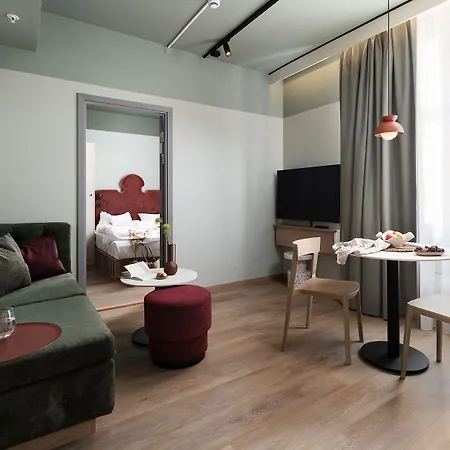 Aparthotel Vander Altona 4*